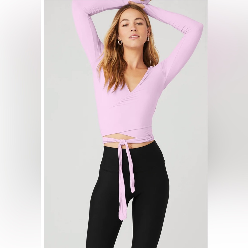 ALO Cropped Escalate Wrap Top & 7/8 High-Waist Airlift Legging